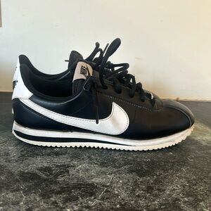 Nike Cortez black